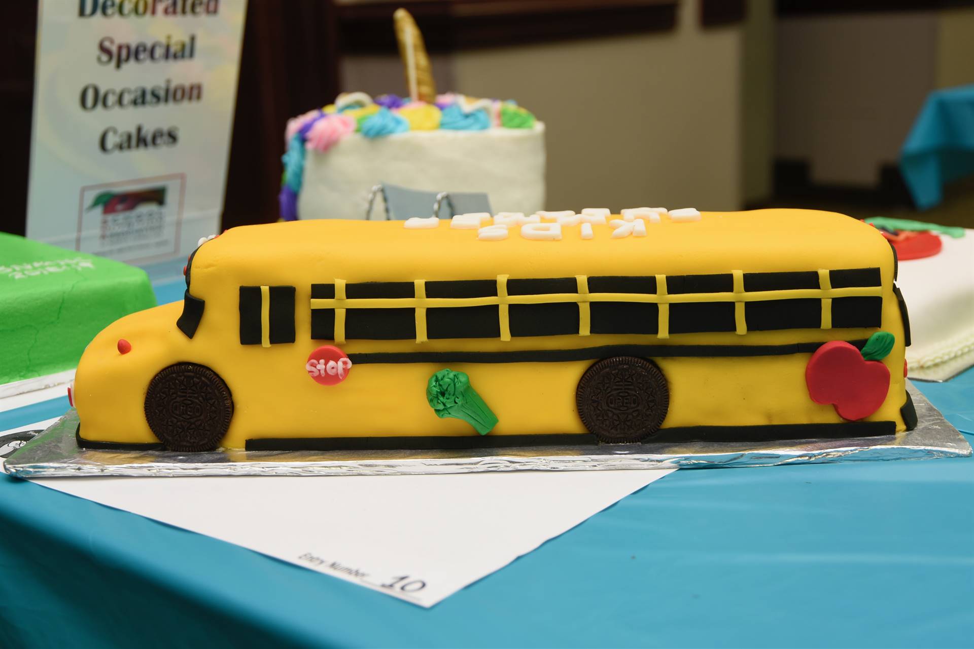 Bus Cake